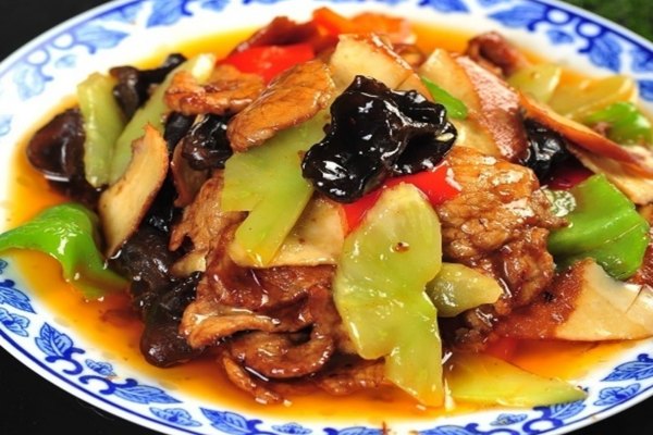Stir-Fried Pork Slices with Lettuce Stems, Wood Ear & Red Peppers