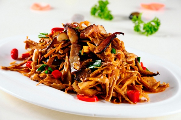 Stir-Fried Cured Pork Slices with Sliced Bamboo Shoots